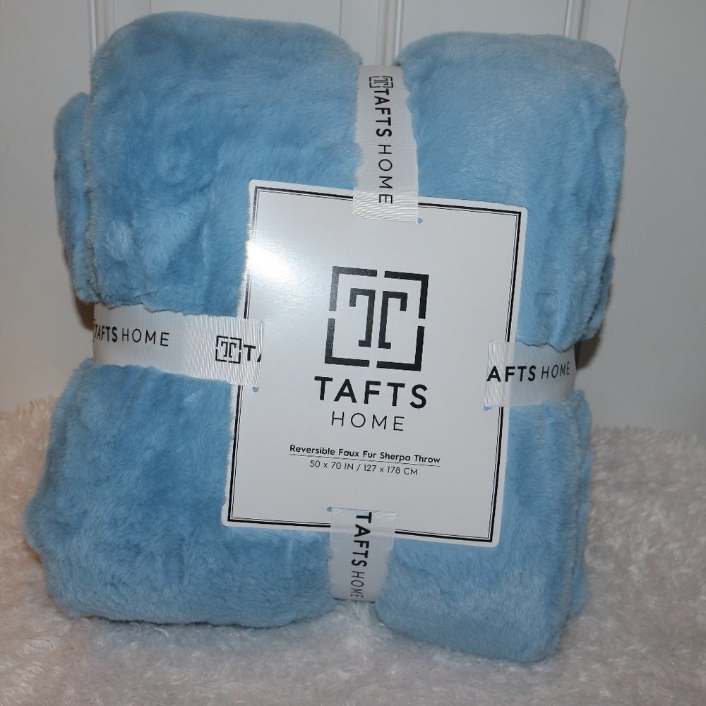 Tafts Home reversible faux fur sherpa throw NWT very soft 50x70